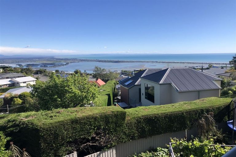Photo of property in 1/5a Madeley Road, Mount Pleasant, Christchurch, 8081