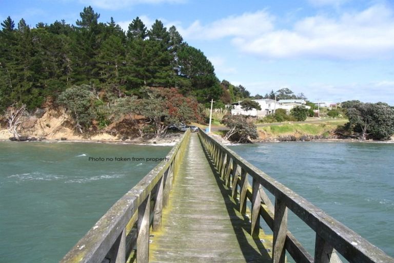 Photo of property in 17 Ngatoto Road, Tinopai, Matakohe, 0593