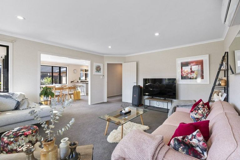 Photo of property in 16 Chestnut Close, Kelvin Grove, Palmerston North, 4414