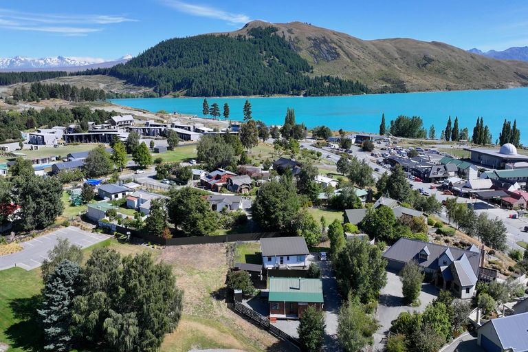 Photo of property in 20 Aorangi Crescent, Lake Tekapo, 7999