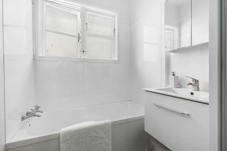 Photo of property in 56 Tannadyce Street, Strathmore Park, Wellington, 6022