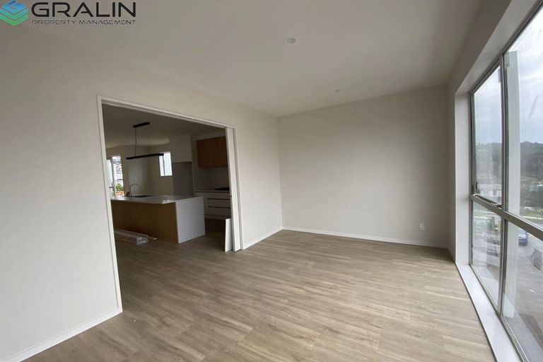 Photo of property in 9 Waihou Crescent, Albany Heights, Auckland, 0632