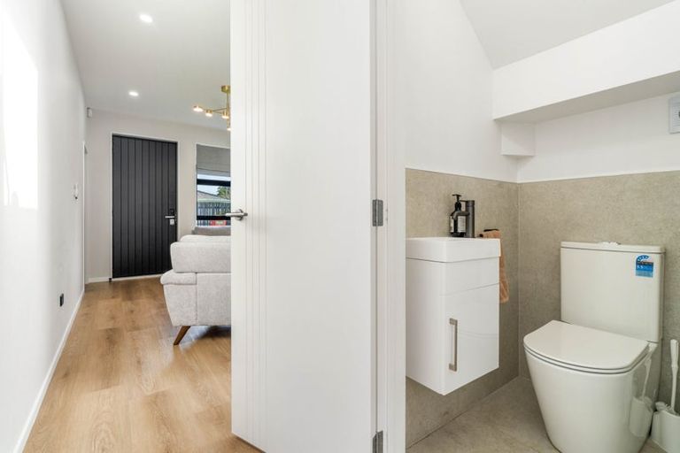 Photo of property in 13f Purata Place, Mangere Bridge, Auckland, 2022