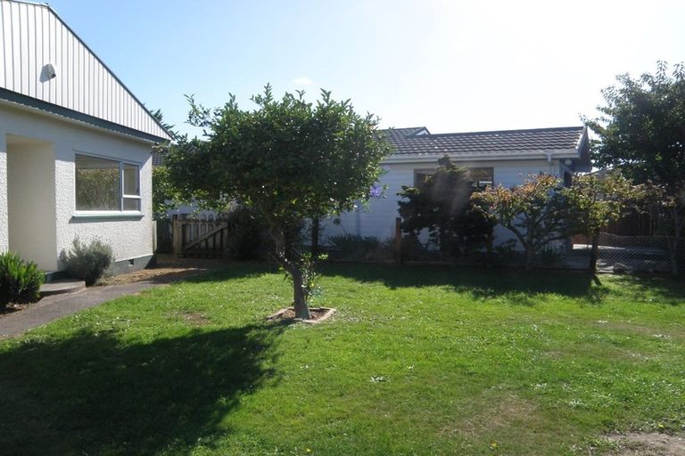 Photo of property in 16 Dale Road, Raumati South, Paraparaumu, 5032