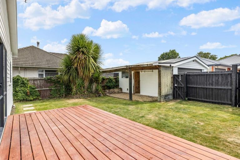 Photo of property in 1/207 Main North Road, Redwood, Christchurch, 8051