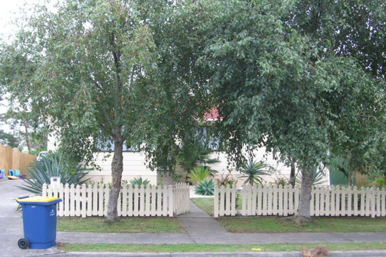 Photo of property in 15 Edwin Freeman Place, Ranui, Auckland, 0612