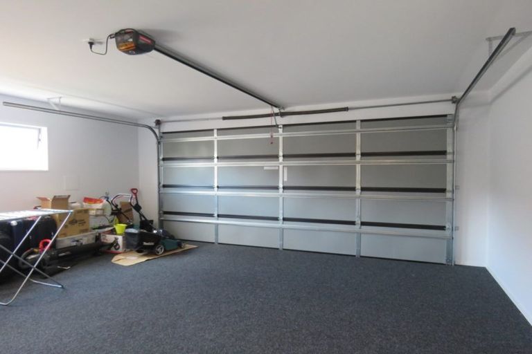 Photo of property in 102 Aorangi Road, Bryndwr, Christchurch, 8053