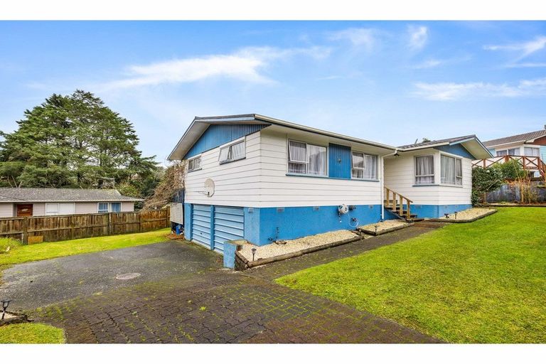Photo of property in 23 Contessa Drive, Glenfield, Auckland, 0629