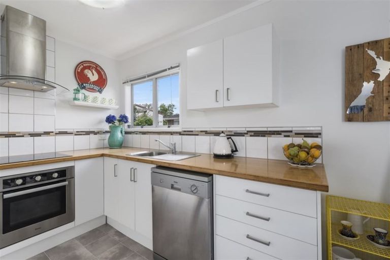 Photo of property in 1/317 Triangle Road, Massey, Auckland, 0614