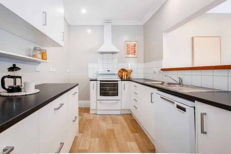 Photo of property in 424 Evans Bay Parade, Hataitai, Wellington, 6021