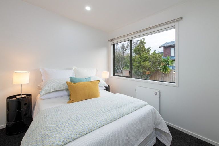 Photo of property in 35 Masterton Road, Rothesay Bay, Auckland, 0630
