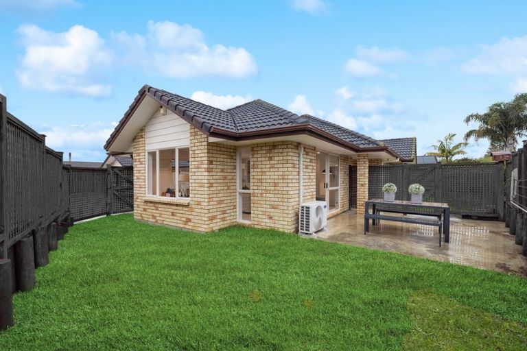 Photo of property in 58 Lough Bourne Drive, Pukekohe, 2120