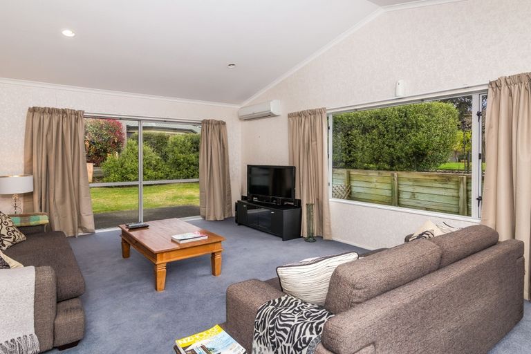 Photo of property in 2/24 Robinson Terrace, Rangatira Park, Taupo, 3330