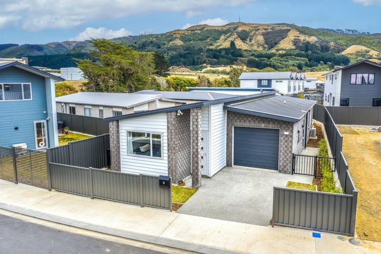 Photo of property in 18 Taiko Place, Kenepuru, Porirua, 5022