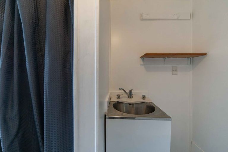 Photo of property in 2/16 Thames Street, Claudelands, Hamilton, 3214