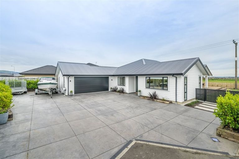 Photo of property in 21 Silicon Way, Fitzherbert, Palmerston North, 4410