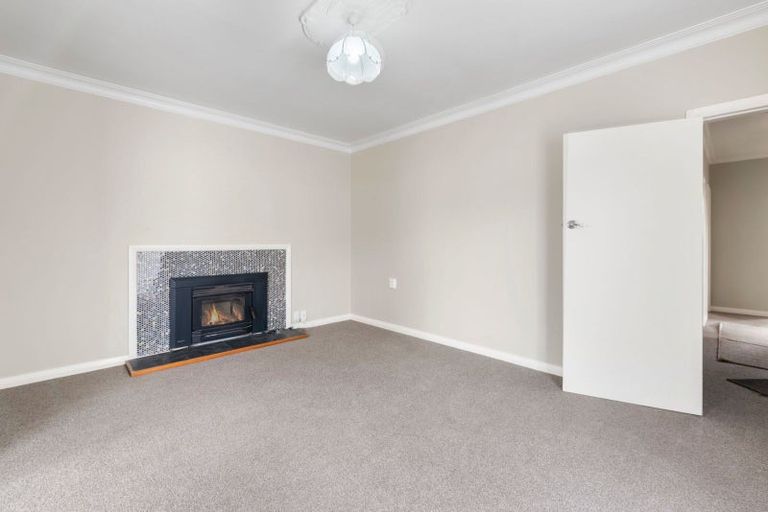 Photo of property in 73 Queenwood Road, Levin, 5510