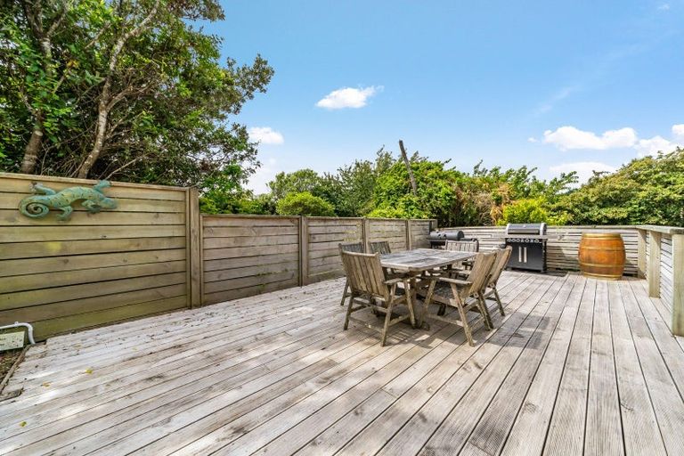 Photo of property in 19 Kitchener Terrace, Johnsonville, Wellington, 6037