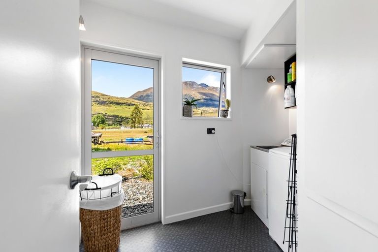 Photo of property in 8 Invincible Drive, Glenorchy, 9372