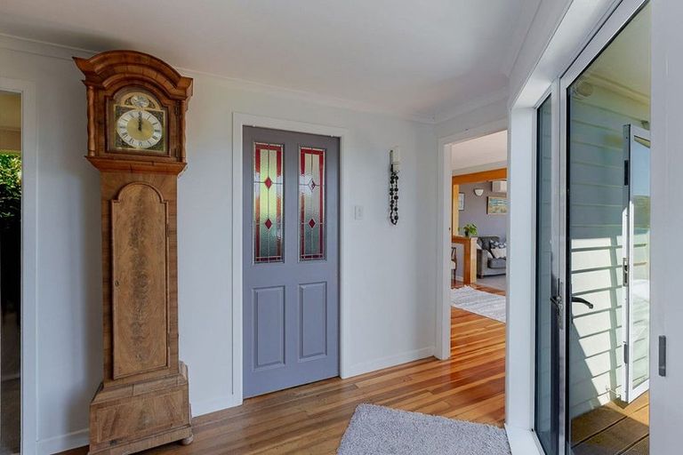 Photo of property in 11 Acheron Road, Paremata, Porirua, 5026