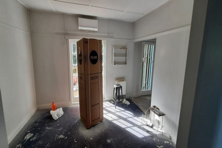 Photo of property in 6 Semeloff Terrace, Aro Valley, Wellington, 6021