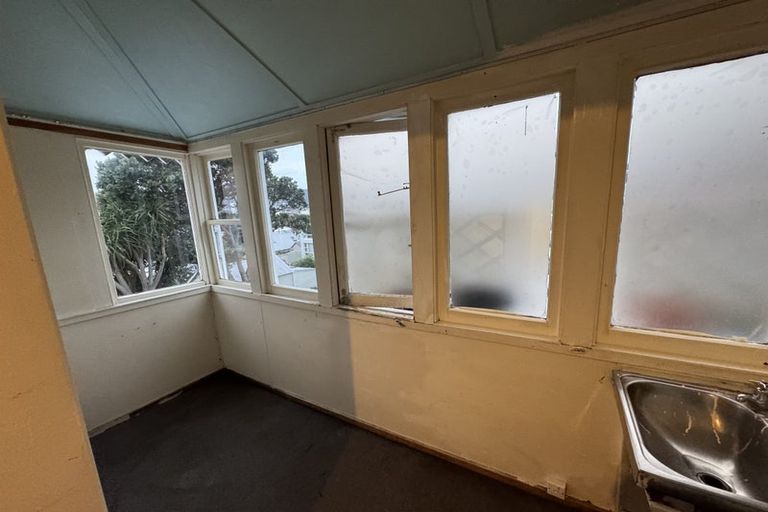 Photo of property in 16 Austin Street, Mount Victoria, Wellington, 6011