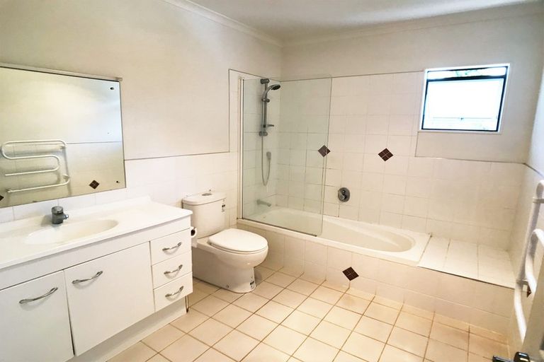 Photo of property in 2/198 Archers Road, Glenfield, Auckland, 0629