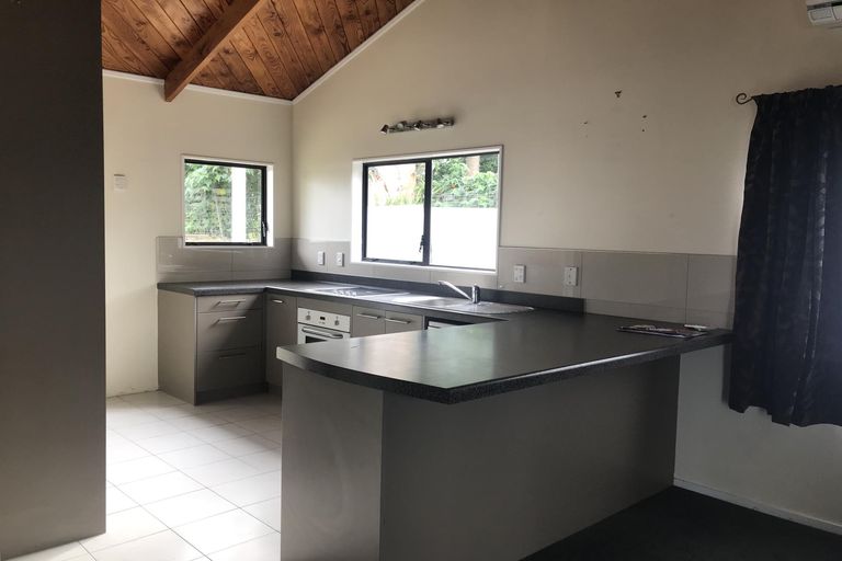 Photo of property in 2/48 Bellfield Road, Opaheke, Papakura, 2113