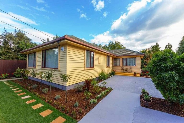 Photo of property in 51 Balgay Street, Upper Riccarton, Christchurch, 8041
