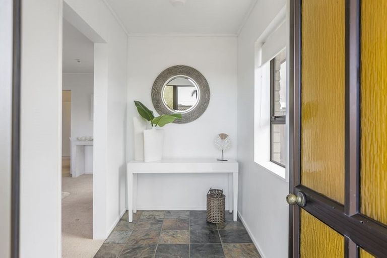 Photo of property in 1/218 Centreway Road, Orewa, 0931