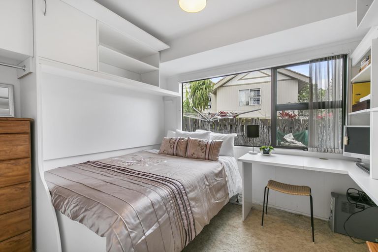 Photo of property in 2/108a Pakuranga Road, Pakuranga, Auckland, 2010