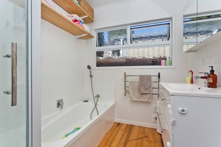 Photo of property in 7b Anne Road, Hillcrest, Auckland, 0627