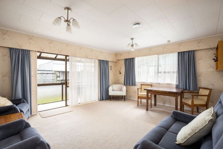 Photo of property in 2/151 Carrington Street, Lower Vogeltown, New Plymouth, 4310