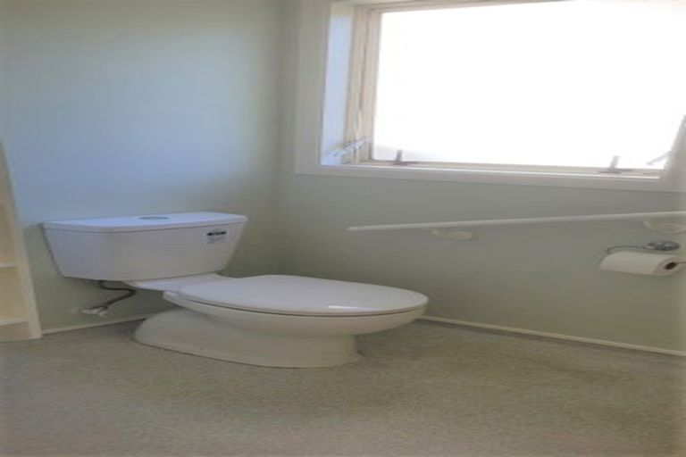 Photo of property in 28 Cambridge Street, Tawa, Wellington, 5028