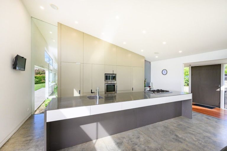 Photo of property in 17 Oram Drive, Turitea, Palmerston North, 4472