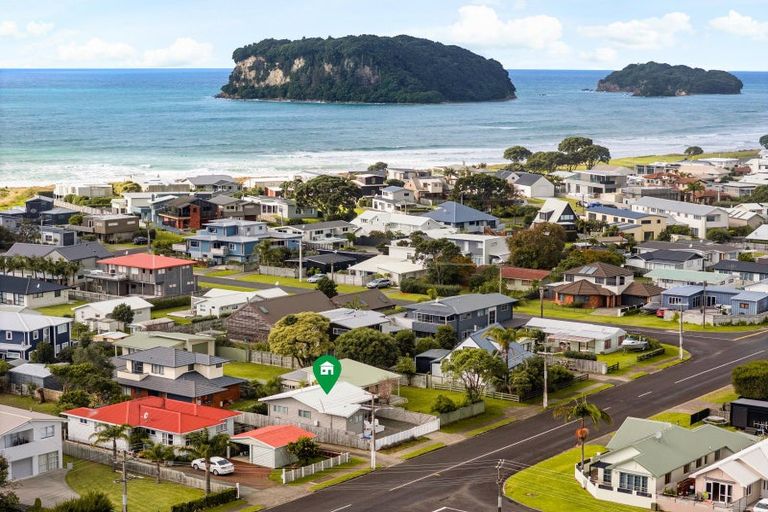 Photo of property in 220a Ocean Road, Whangamata, 3620