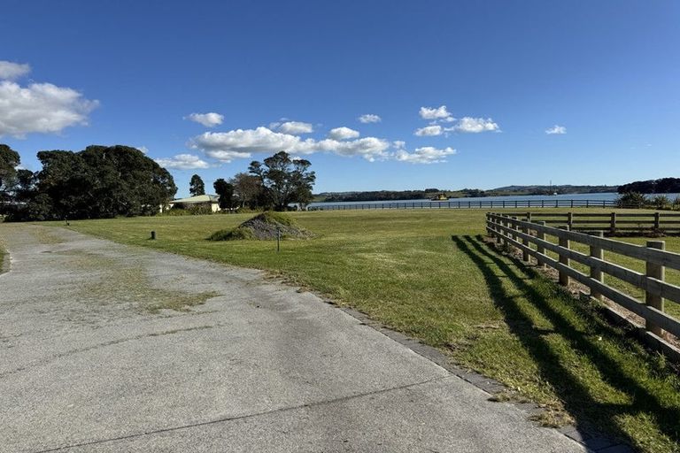 Photo of property in 17 Goble Road, Clarks Beach, 2679