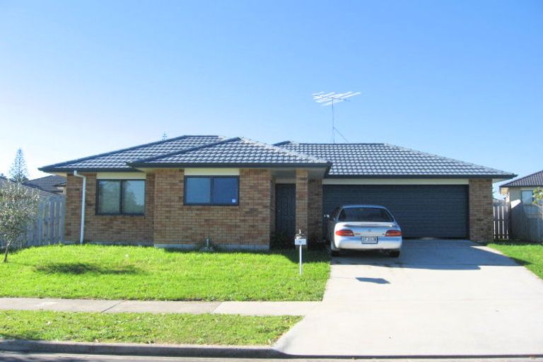 Photo of property in 14 Loughinisland Place, Weymouth, Auckland, 2103