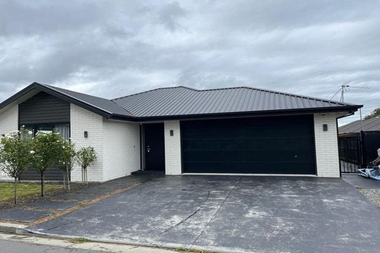 Photo of property in 4 Schofield Lane, Hornby, Christchurch, 8025