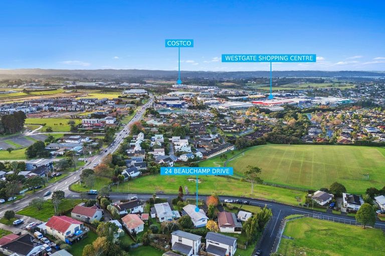 Photo of property in 24 Beauchamp Drive, Massey, Auckland, 0614