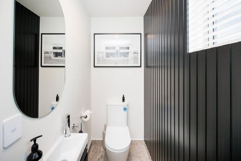 Photo of property in 6 Solitude Crescent, Kelvin Grove, 4414