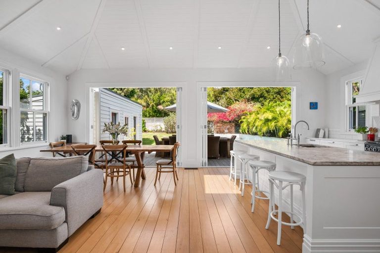 Photo of property in 58 Albert Road, Devonport, Auckland, 0624