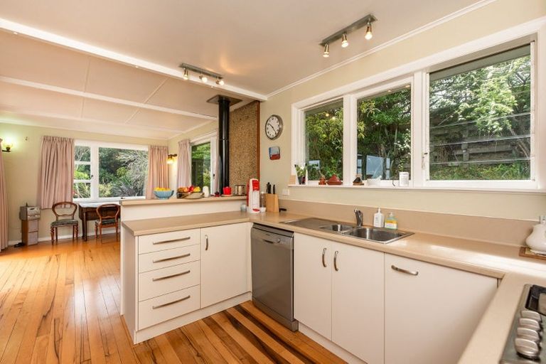 Photo of property in 44 Acheron Road, Paremata, Porirua, 5026