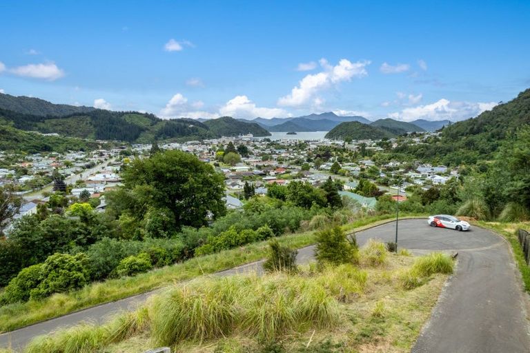 Photo of property in 10 Kakapo Rise, Picton, 7220