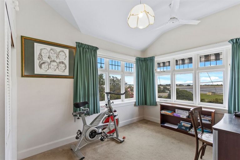 Photo of property in 22 Main Road, Mount Pleasant, Christchurch, 8081