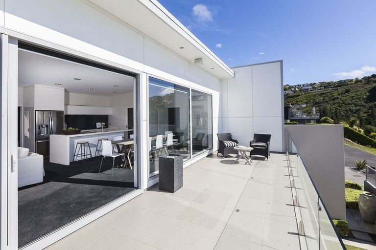 Photo of property in 8 Saint Remy Lane, Redcliffs, Christchurch, 8081