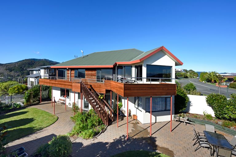 Photo of property in 327 Princes Drive, Britannia Heights, Nelson, 7010