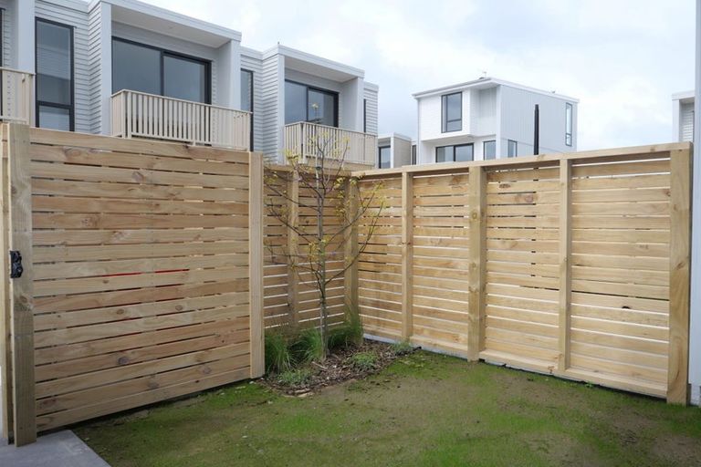 Photo of property in 10 Kamahi Place, Paraparaumu, 5032