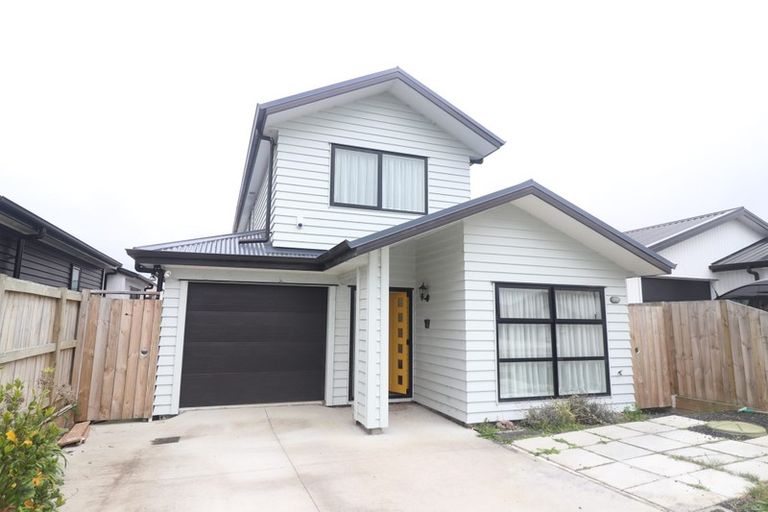 Photo of property in 18 Castlepoint Avenue, Takanini, 2110