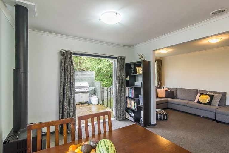 Photo of property in 23 Te Arataura Street, Takapuwahia, Porirua, 5022